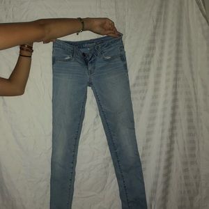 American eagle light wash jeans